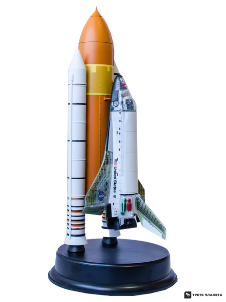 Космічний шатл Discovery з ракетою-носієм у розрізі 47403 фото